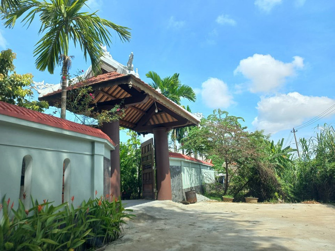 Vì[-]sao[-]"biệt[-]phủ"[-]xây[-]trái[-]phép[-]ở[-]Thừa[-]Thiên-Huế[-]chưa[-]tháo[-]dỡ?